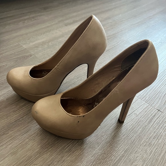 Tan/Brownish Colored High Heels - Picture 3 of 4